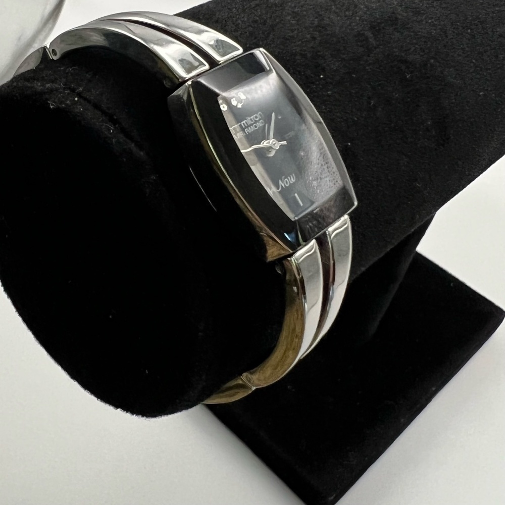 Armitron Now Diamond Vintage Petite Black and Silver Ladies Watch Working - Picture 4 of 9